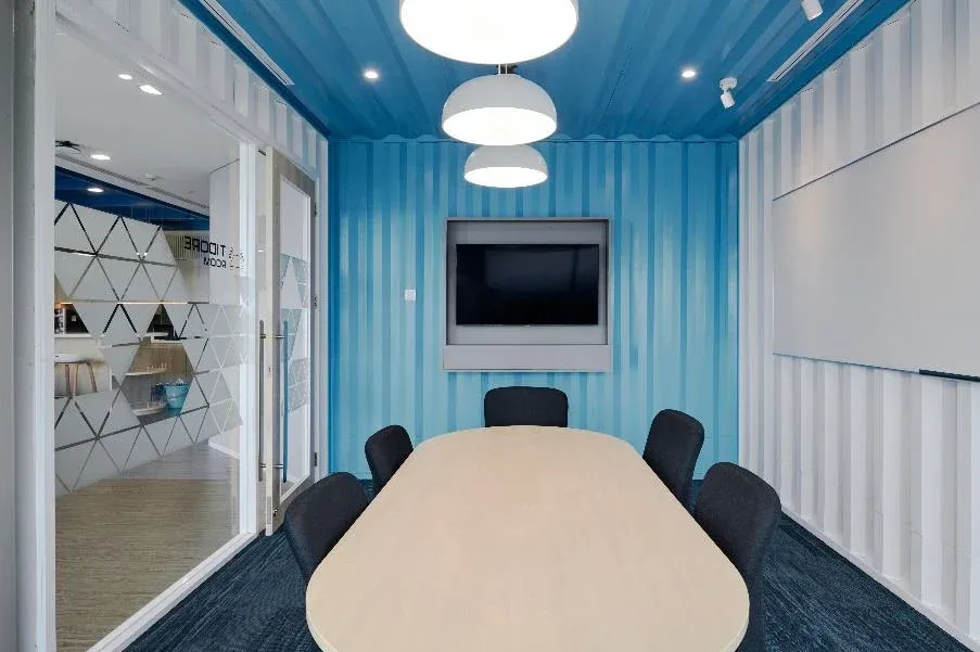 Maersk Line — Suasana tempat kerja