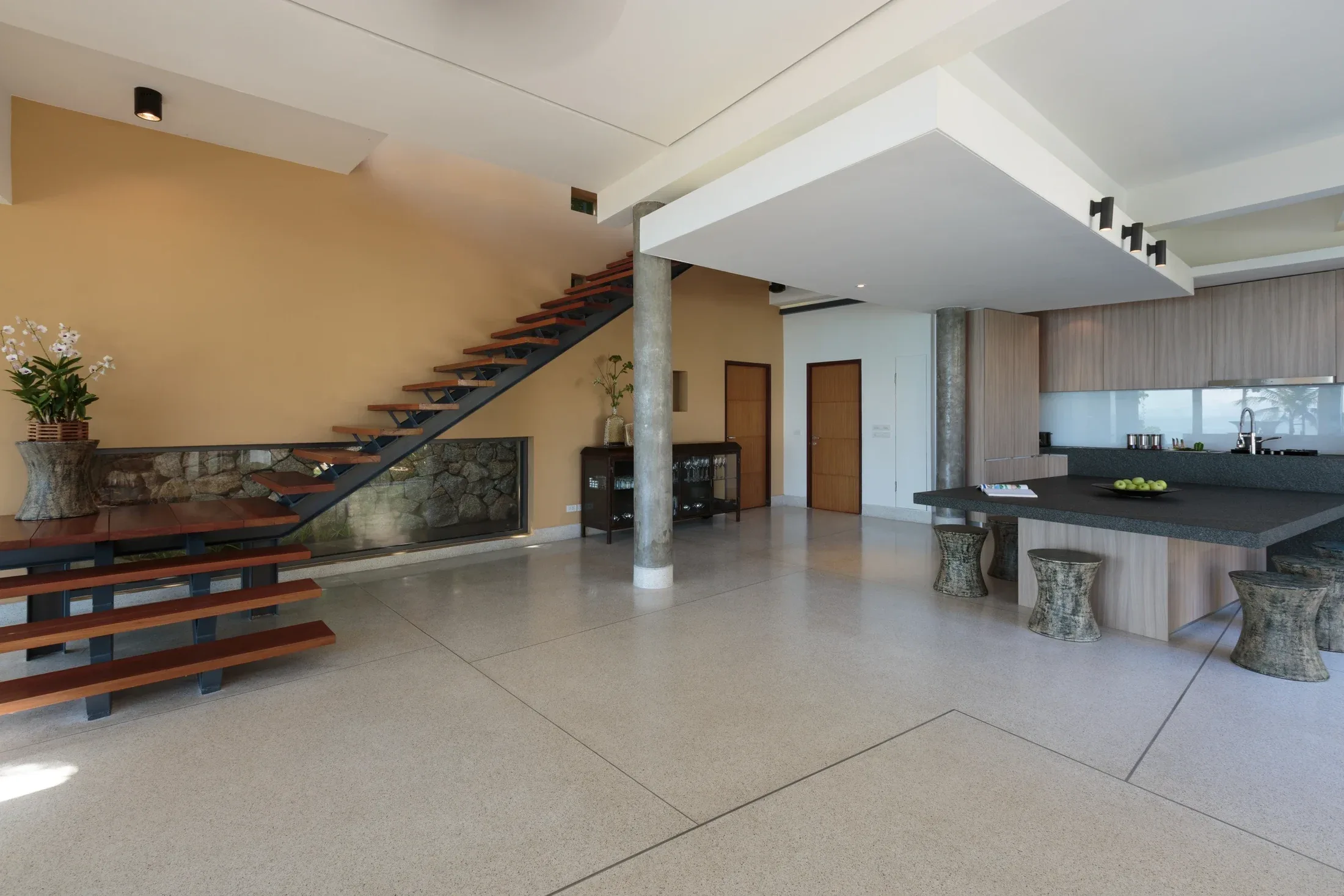 Nalyna — Interior and material detail