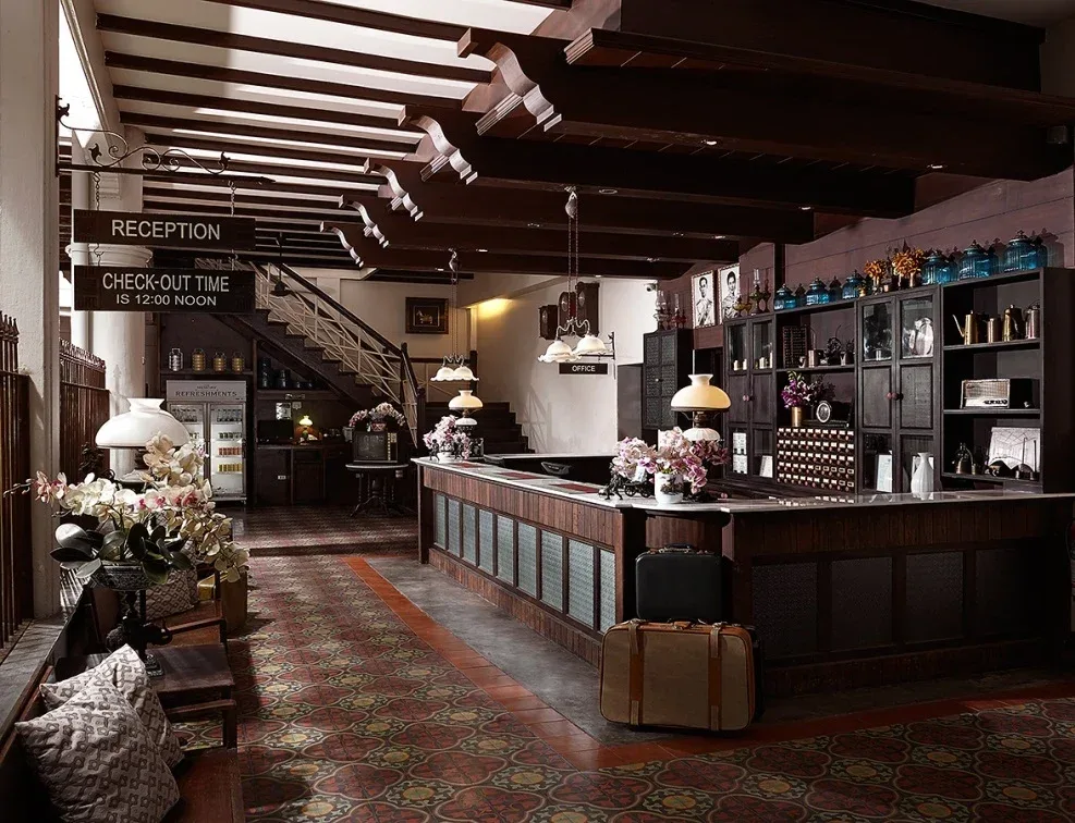 ON ON Hotel — Interior dan detail material