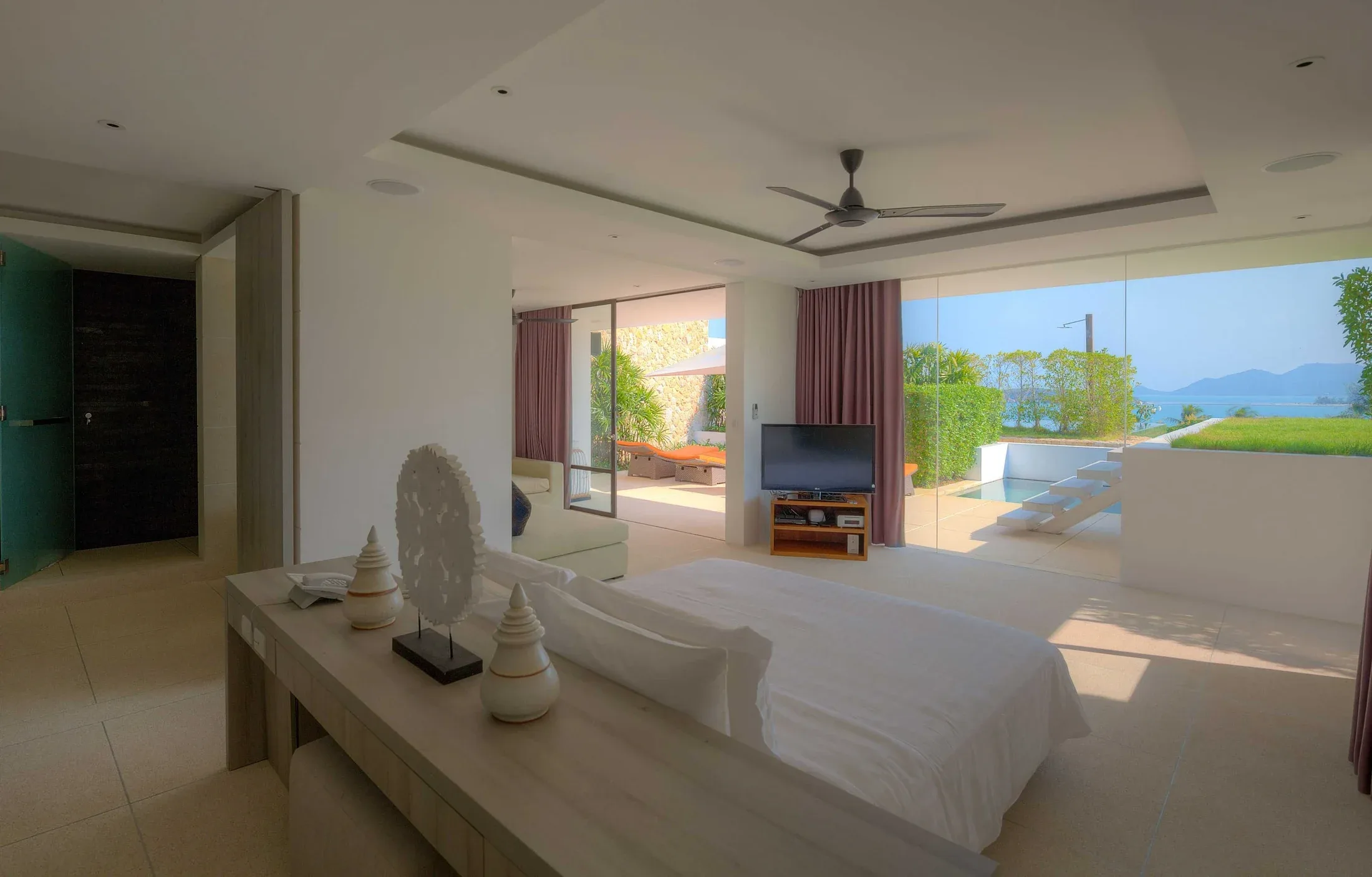 Samujana 12 — Interior and material detail