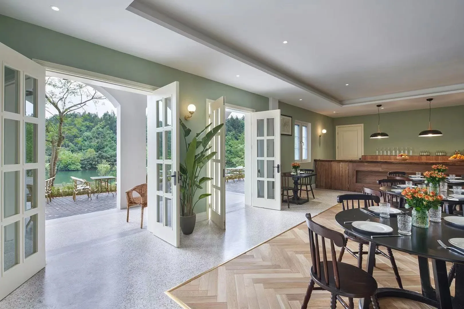 Victoria Manor House — Urutan ruang